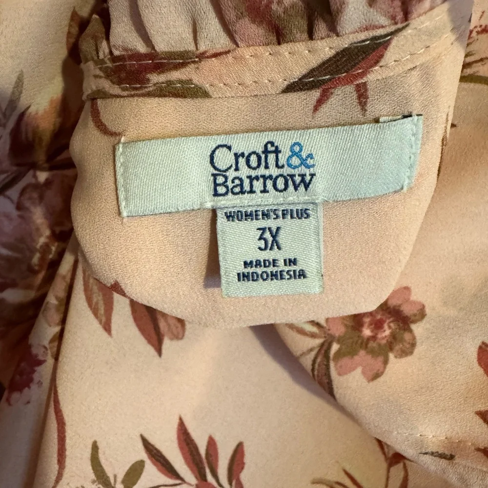 croft & barrow Pink Floral V-Neck Blouse - Picture 8 of 8